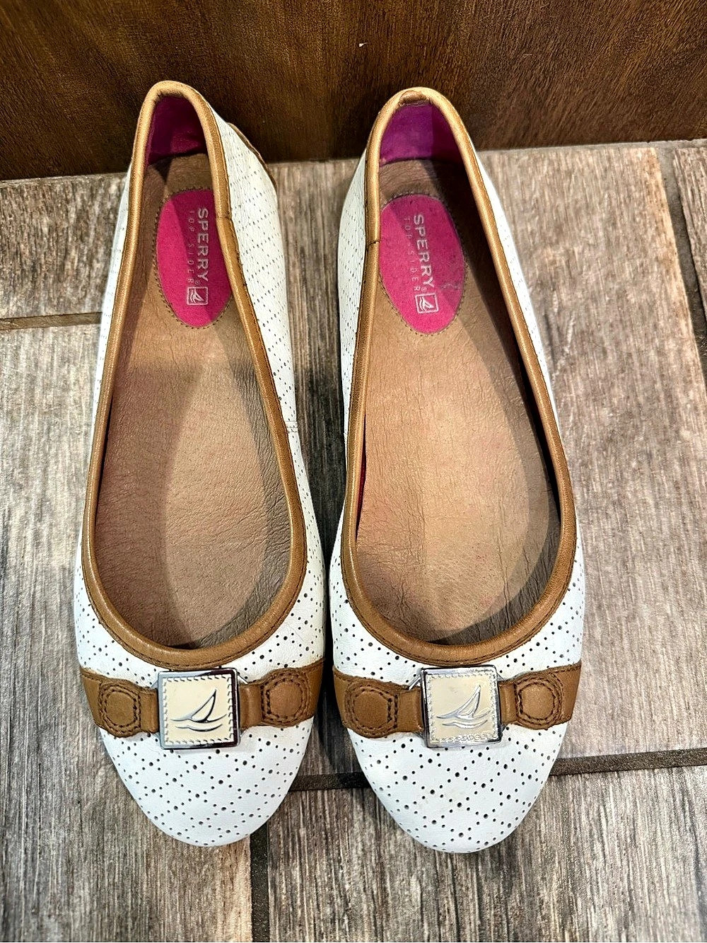 Sperry A/O 2-Eye Women's Leather Perforated Flats US 7M great condition